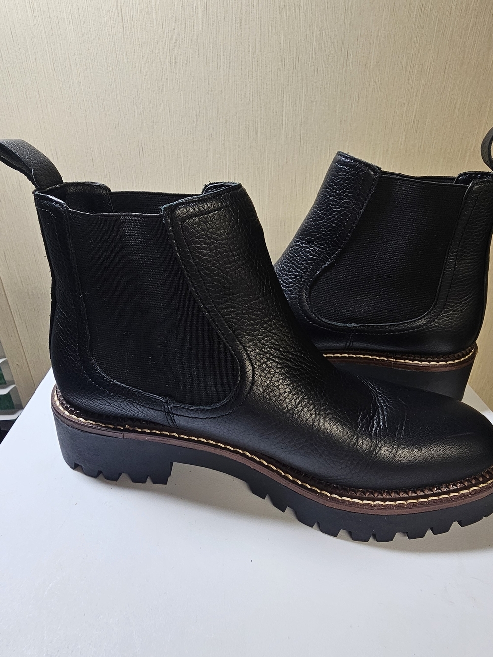 Caslon Leather Chelsea Boots Womens 6.5M Black Lug Sole Ankle Boots - Picture 10 of 11